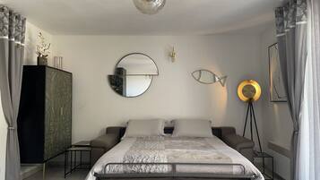 1 chambre, fer et planche à repasser, Wi-Fi gratuit, draps fournis