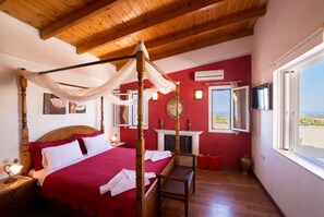 4 bedrooms, iron/ironing board, bed sheets