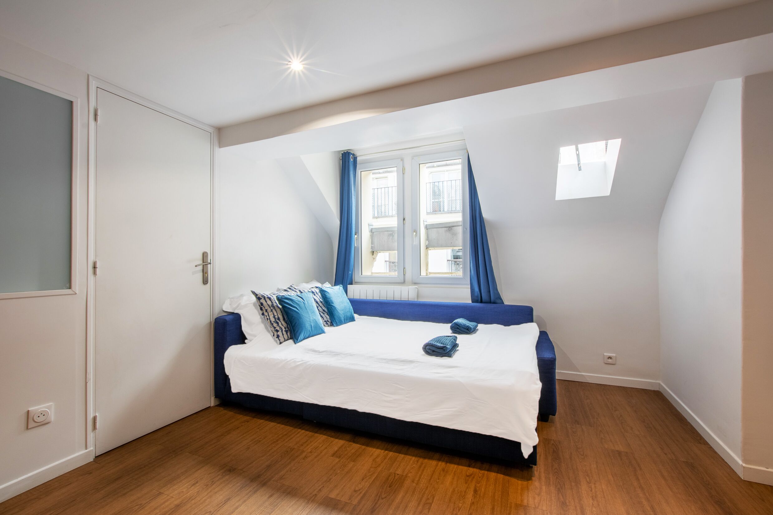 4 dormitorios, tabla de planchar con plancha, wifi gratis y ropa de cama