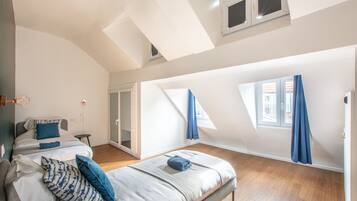 4 bedrooms, iron/ironing board, free WiFi, bed sheets