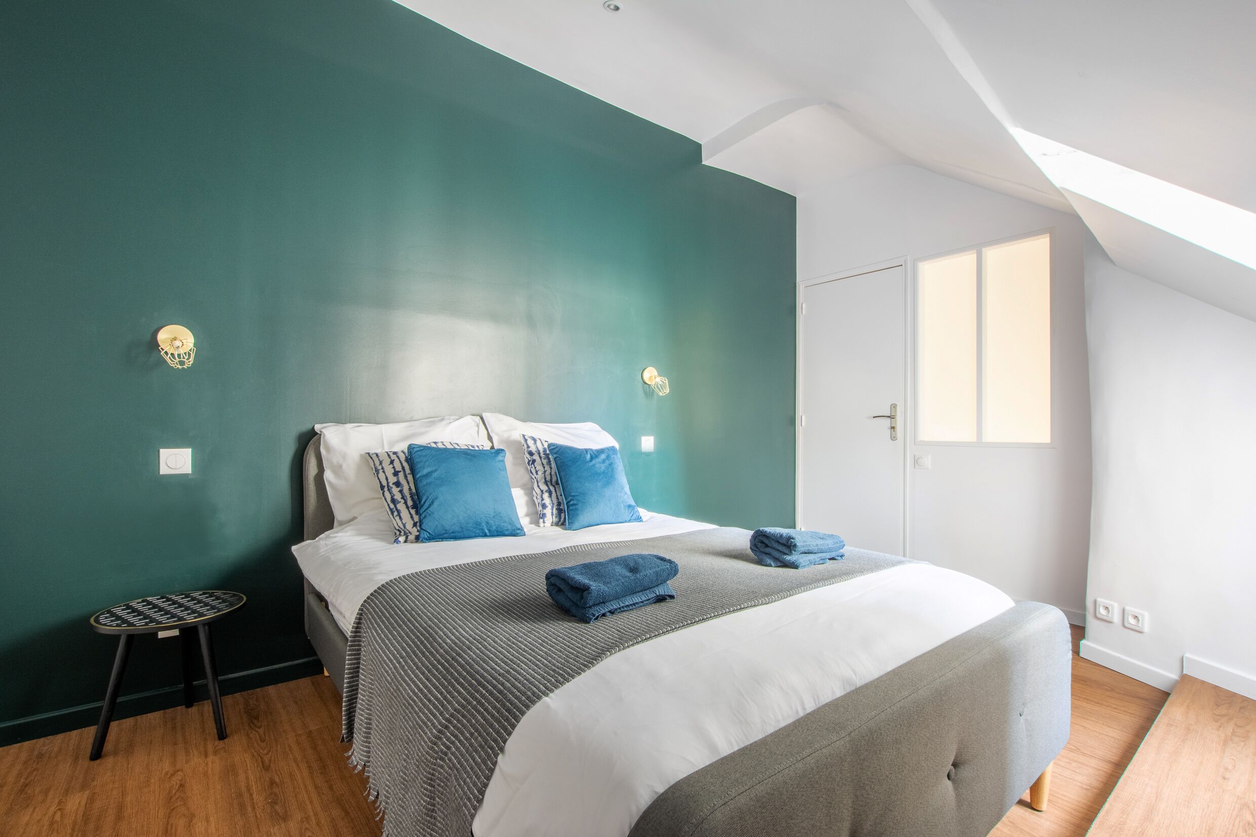 4 bedrooms, iron/ironing board, free WiFi, bed sheets