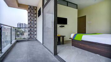 Desk, free WiFi, bed sheets