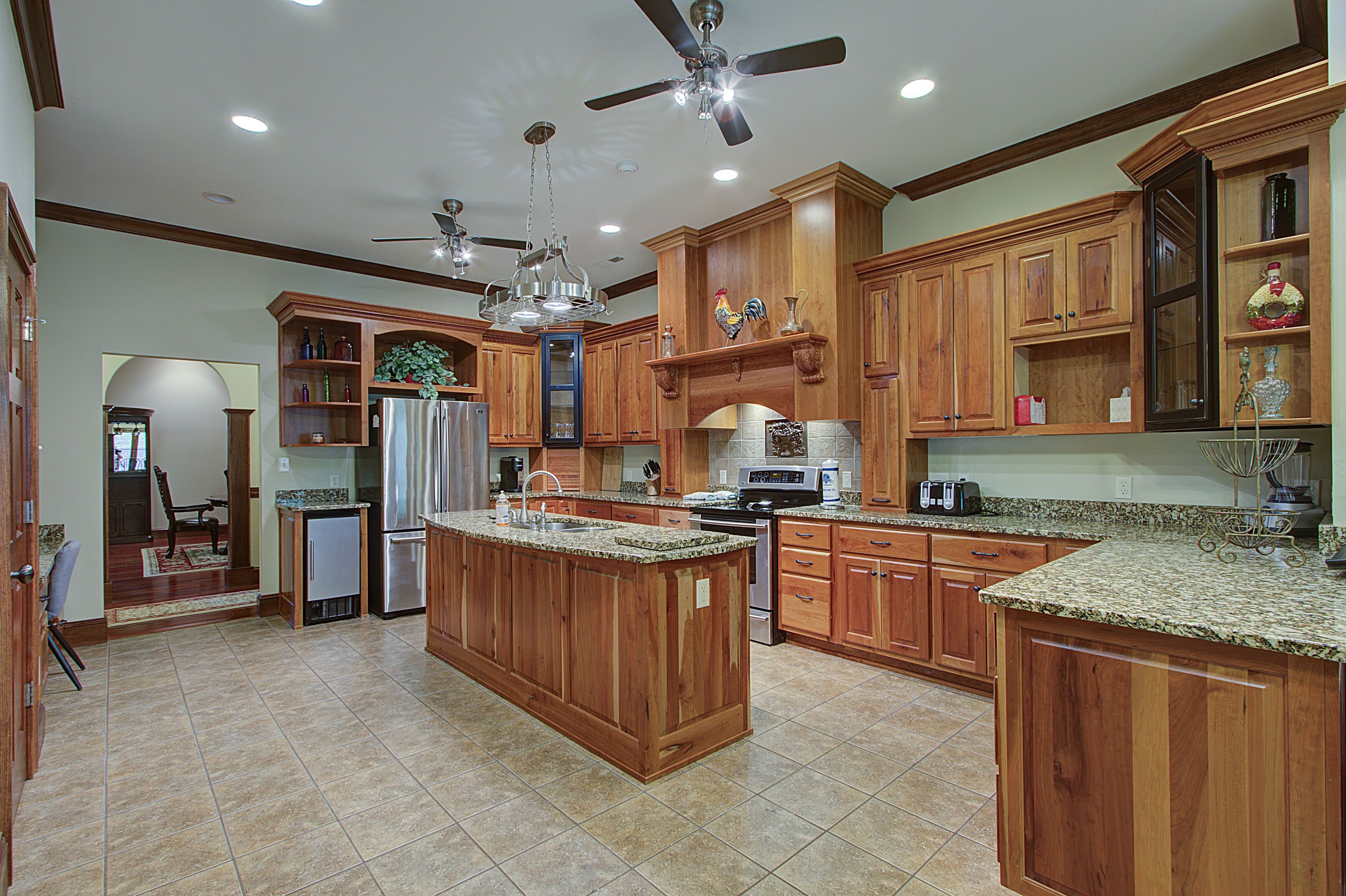 Spectacular Private Wears Valley Mansion! Giant Arcade! Sauna! Movie Theater!