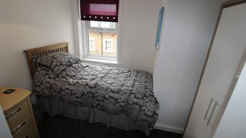Apartment | 2 bedrooms, free WiFi, bed sheets