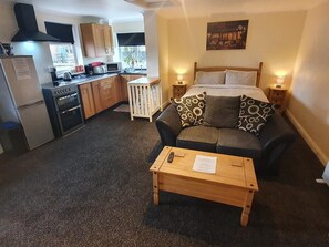 1 chambre, bureau, fer et planche à repasser, Wi-Fi gratuit