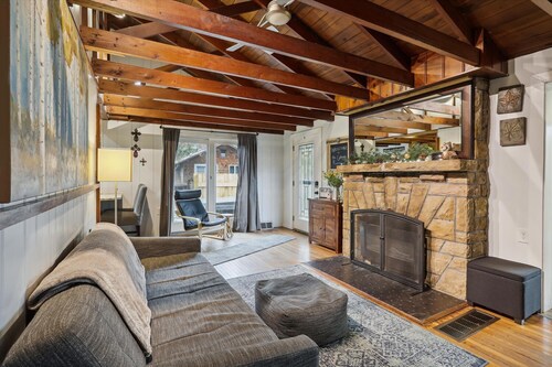 Cozy Cottage - Perfect Private Getaway.