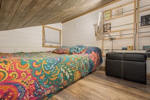 1 bedroom, iron/ironing board, Internet, bed sheets