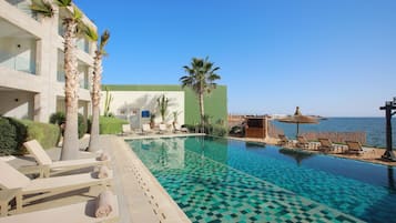 Outdoor pool, pool loungers