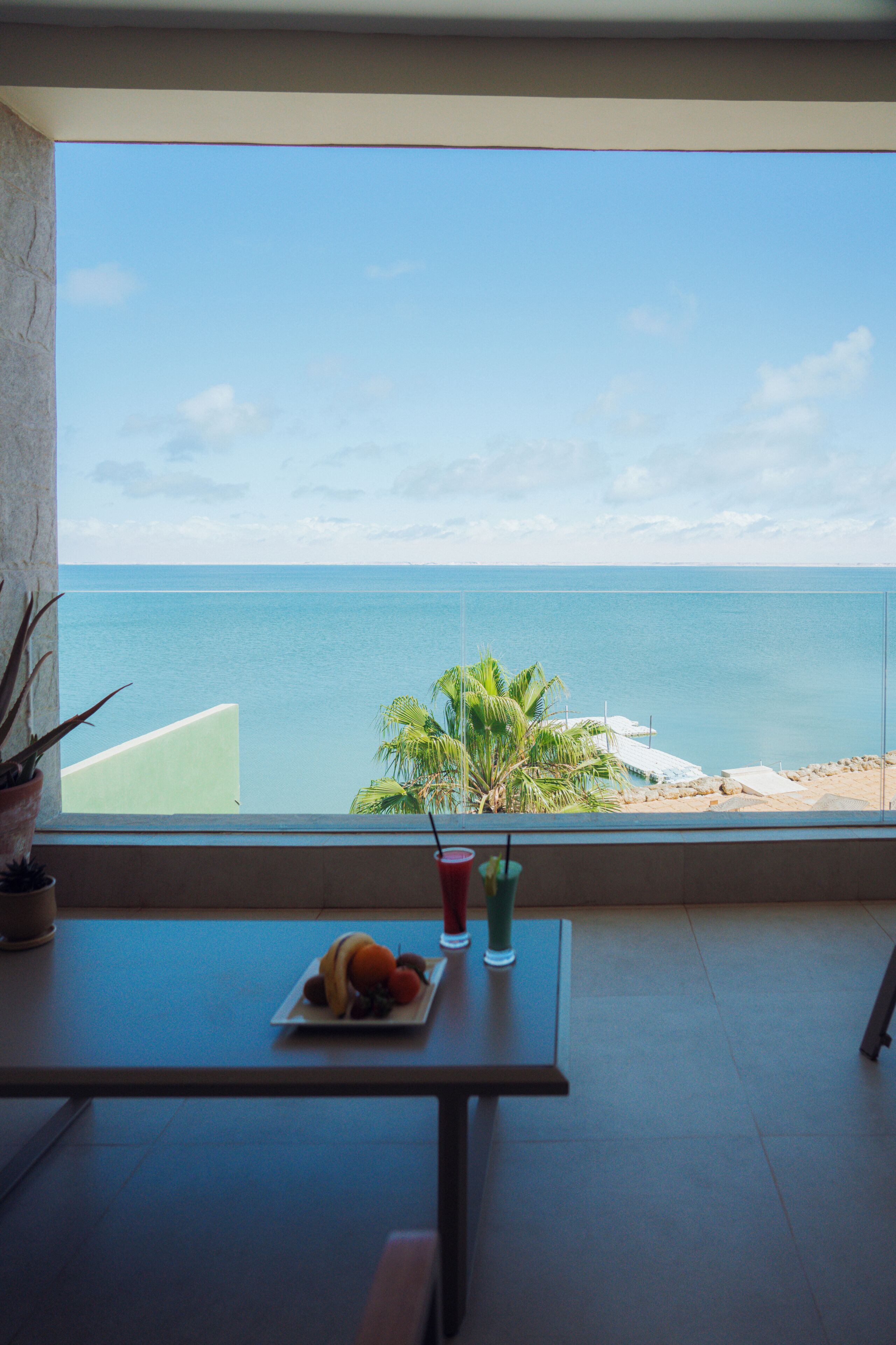 Caja de seguridad en la habitación y escritorio 