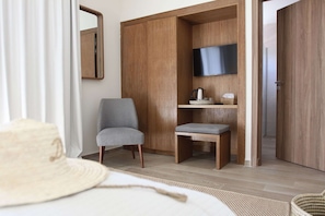 1 bedroom, in-room safe, desk, laptop workspace