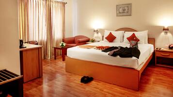 Deluxe Room | Desk, free WiFi, bed sheets