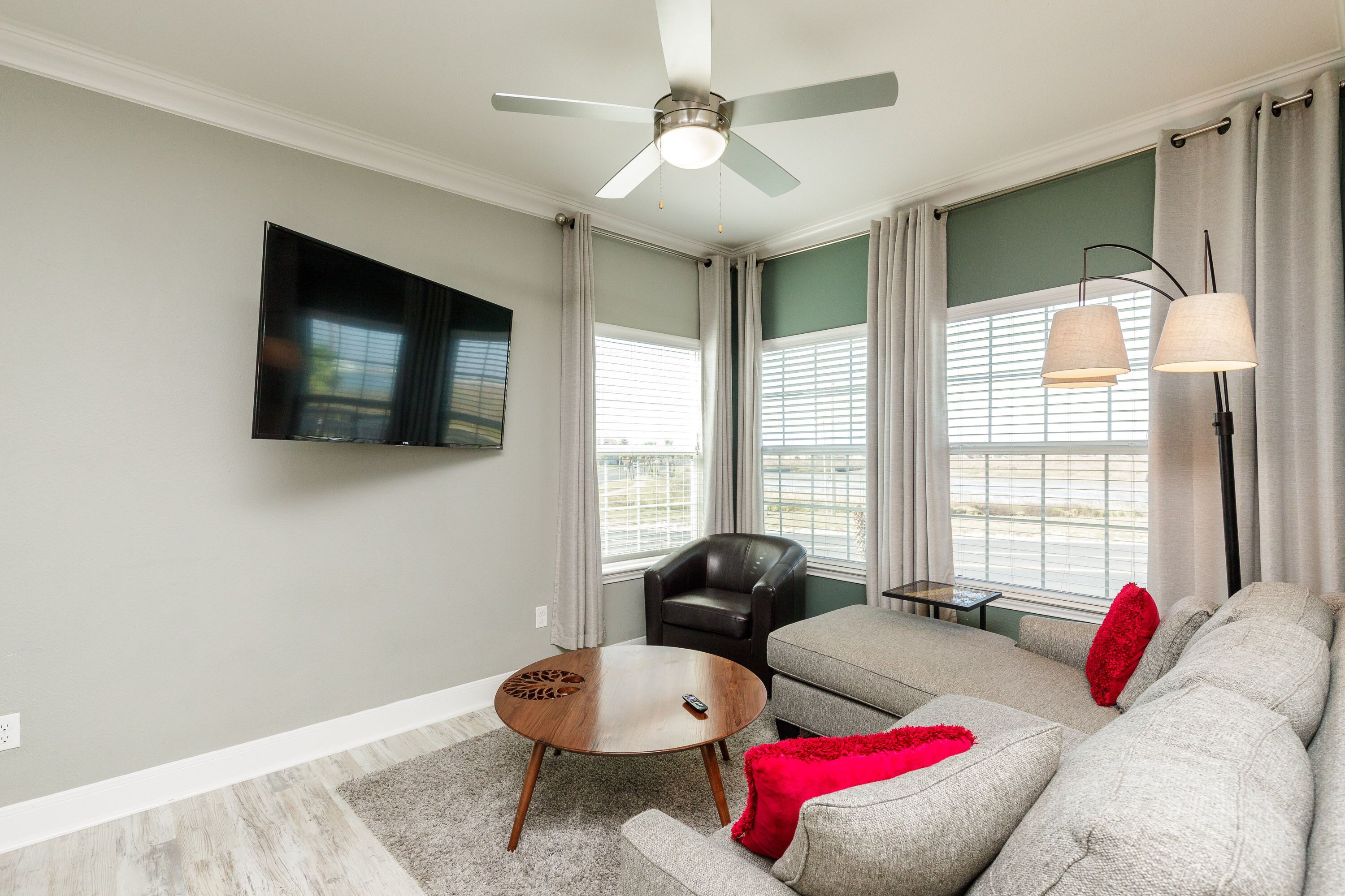 Pathway to the Sea C201-Two Bedroom W/ Private Pathway to Beach & Pool