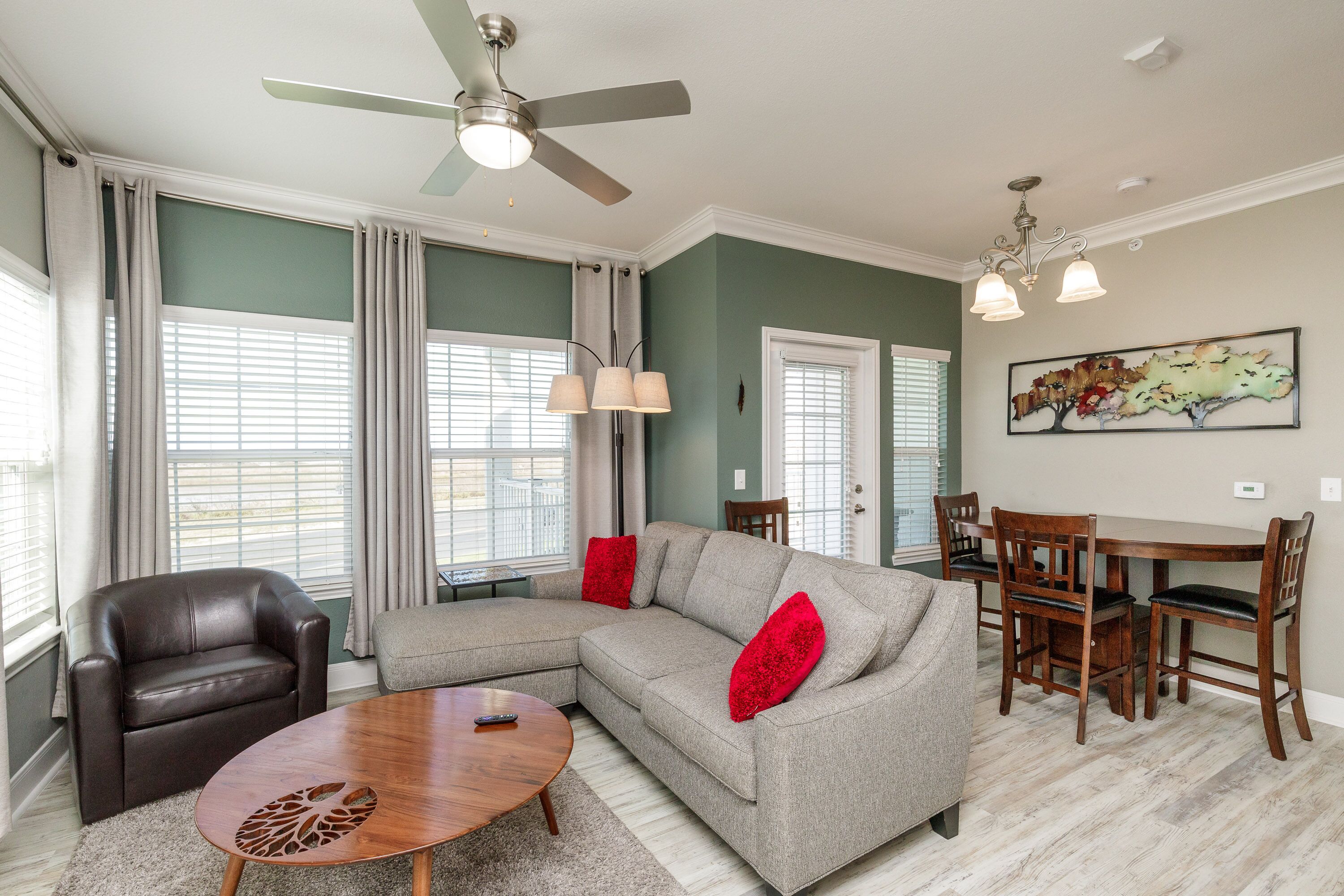 Pathway to the Sea C201-Two Bedroom W/ Private Pathway to Beach & Pool