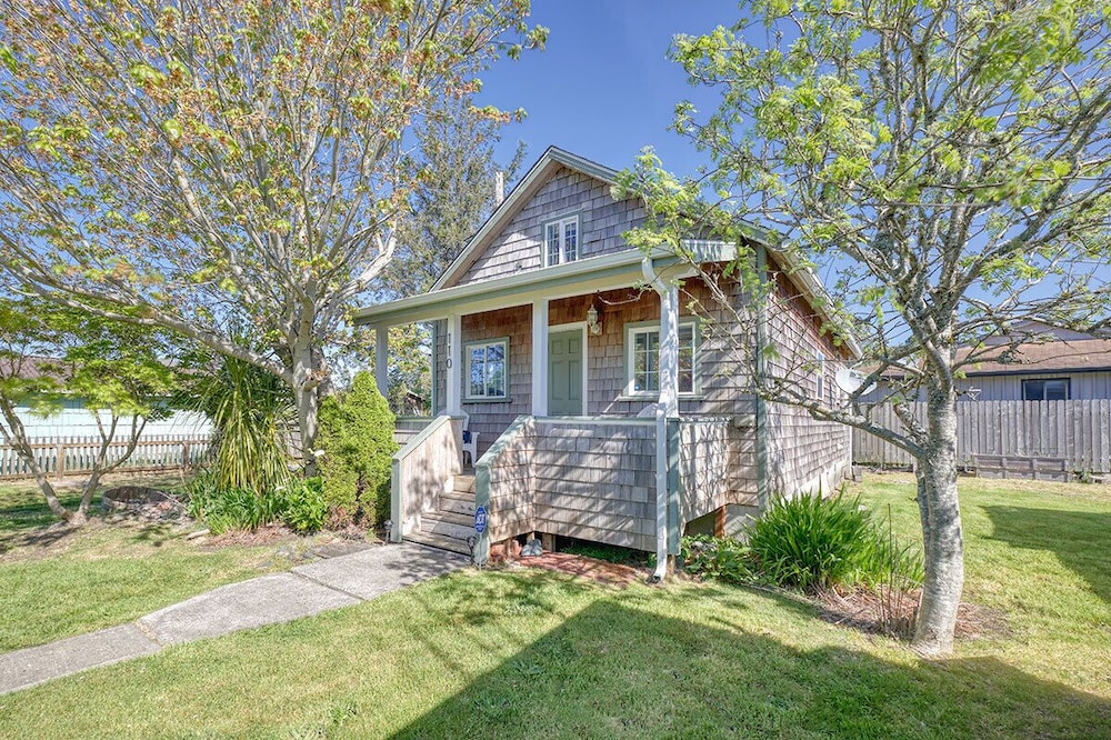Pets friendly, In Town, walk to everything (SportsMan)