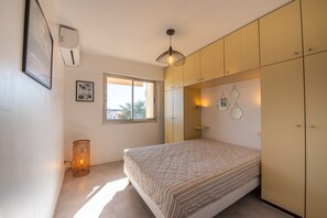 1 chambre, fer et planche à repasser, Wi-Fi, draps fournis