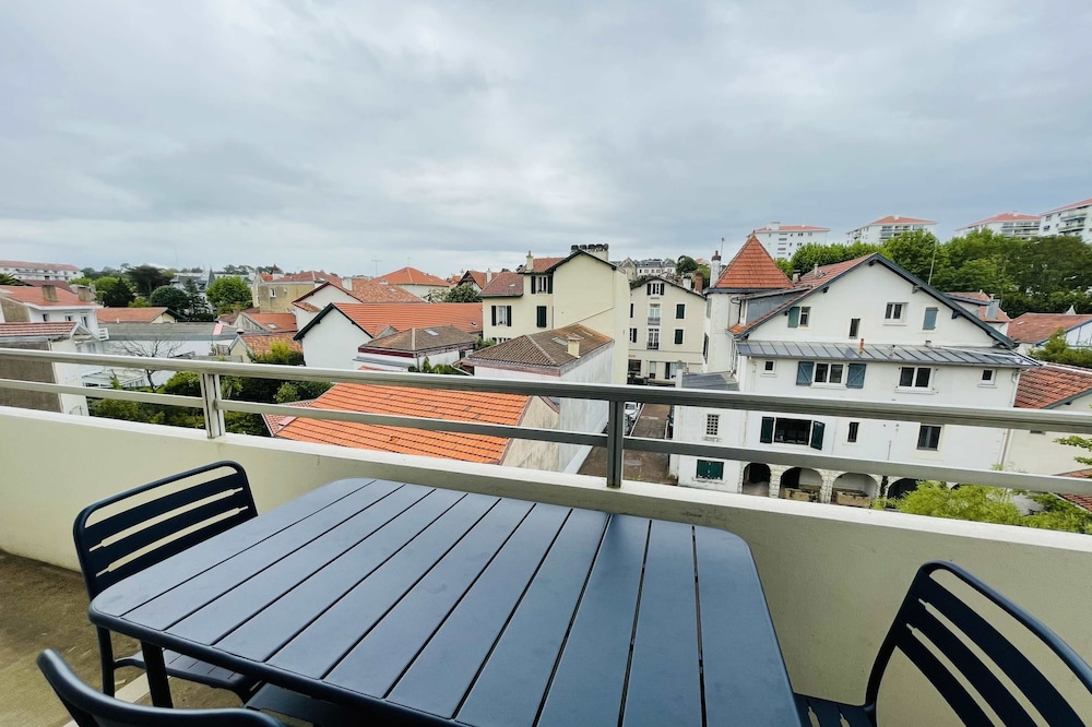Superb Apartment In Biarritz Near The Beach