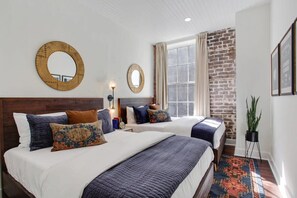 Unclassified image, 2 of 10, button