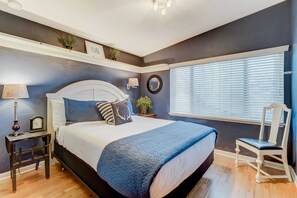 4 bedrooms, desk, iron/ironing board, WiFi