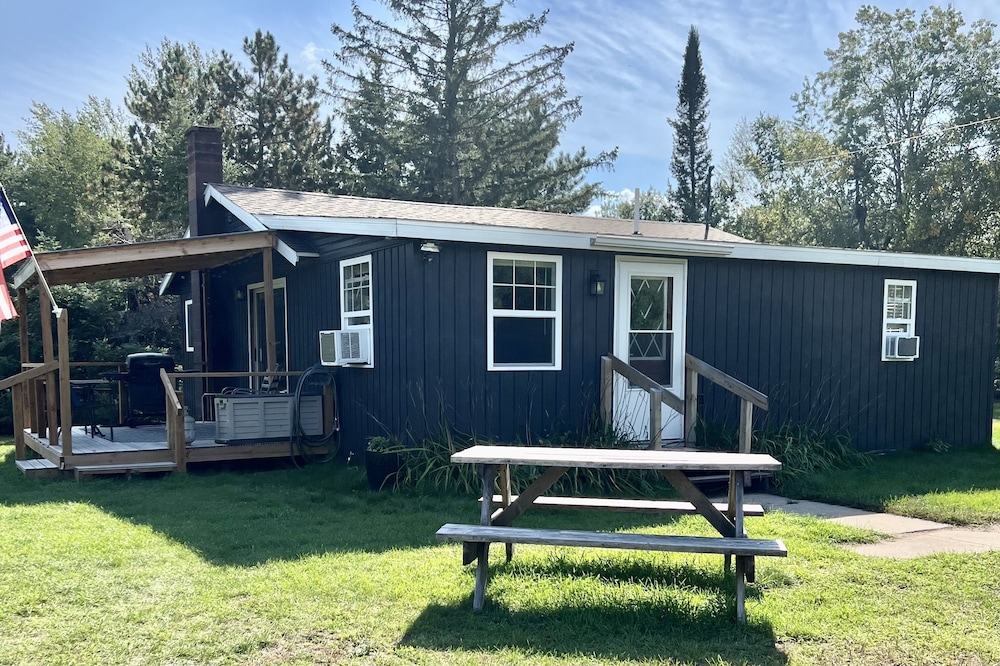 Rare 3 BR cabin on the trail