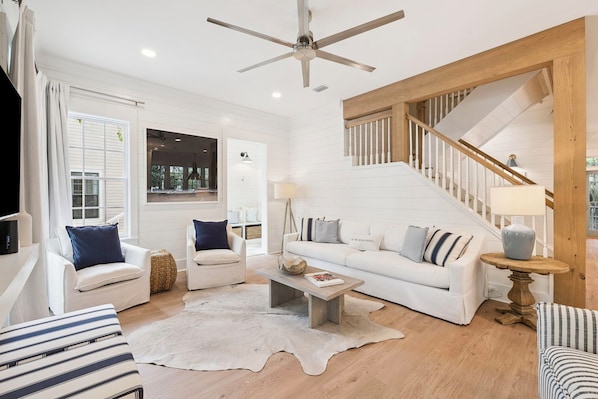 Smart TV - Newly Renovated! Camp District of Watercolor! Access to Watercolor Beach Club! (Santa Rosa Beach)