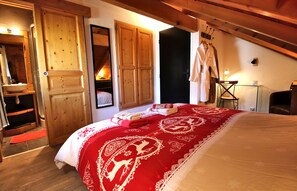 6 bedrooms, iron/ironing board, travel cot, free WiFi