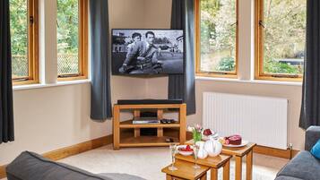 Fresh Escapes - Swifts Return - Romantic - hot tub , sauna, pool