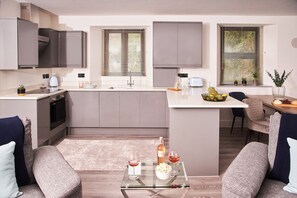 Fresh Escapes - Harbour Breeze - Hot Tub - Torquay - Sleeps 4 - Harbour Breeze (Torquay)