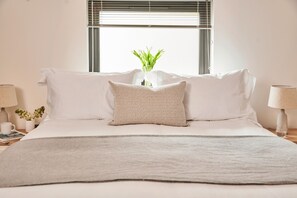 2 bedrooms, iron/ironing board, travel cot, free WiFi