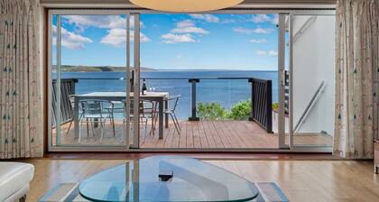 Cystanog Fach - Sea Views, Balcony and Terrace