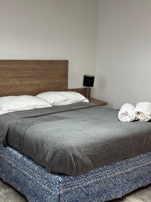 1 bedroom, desk, free WiFi, bed sheets
