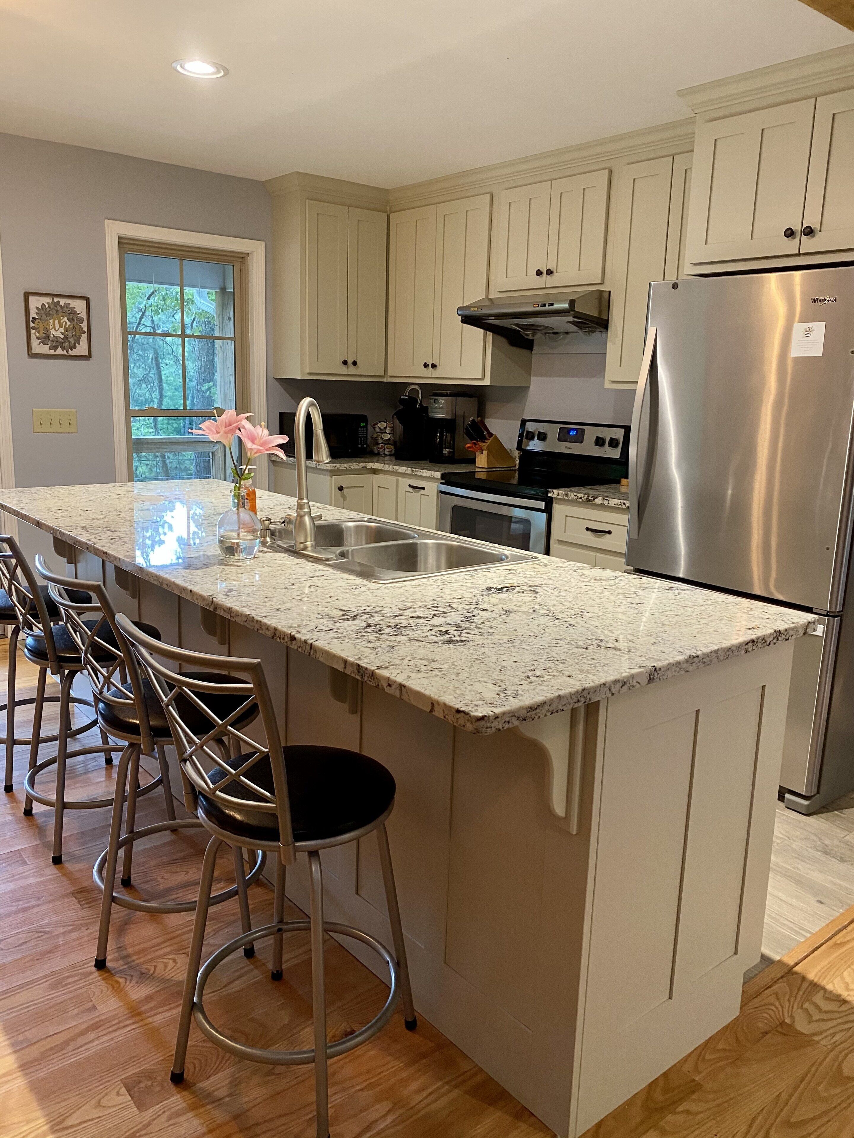 Smith Lake - 3 Bdrm - Free Last Day!