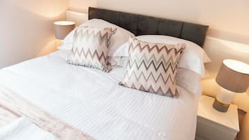 2 bedrooms, iron/ironing board, free WiFi