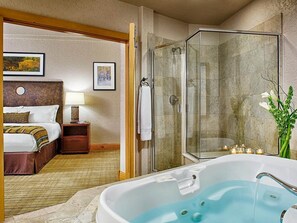 Badewanne, Whirlpool, Haartrockner, Handtücher