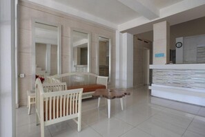 Lobby - OYO 3743 Gania Hotel (Bandung)