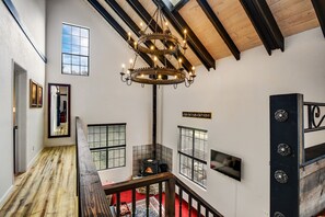 Interior - Big 5bd Julian Country Home! 5min to downtown Julian, wineries, hiking. (Julian)