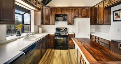 Big 5bd Julian Country Home! 5min to downtown Julian, wineries, hiking.