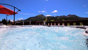 Bain à remous extérieur
