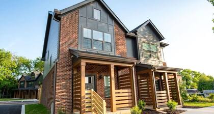 2 Bd/2.5 Bth | Near 12th South| Soccer Stadium #A
