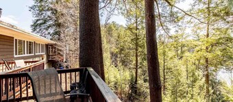 Luxury Adirondack getaway with 4 private ensuites