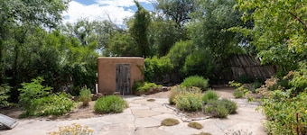 El Nido Lane Tesuque | Fireplaces, Walk to Plaza