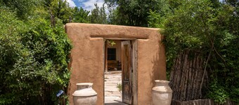 El Nido Lane Tesuque | Fireplaces, Walk to Plaza