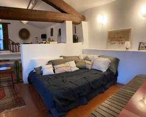 4 bedrooms, iron/ironing board, travel crib, free WiFi