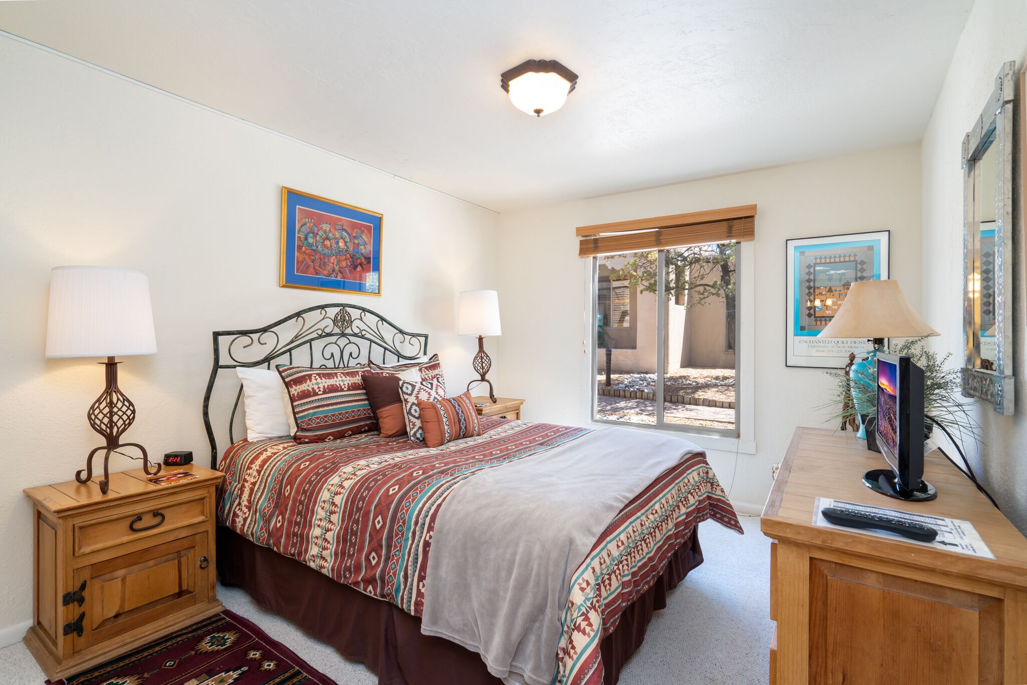 2 bedrooms, iron/ironing board, internet, bed sheets