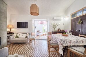 Dining - Casa Bica D´alva (Vila Alva)