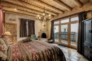 2 bedrooms, iron/ironing board, internet, bed sheets - Cowboy Villa | Scenic View, Pool + Hot Tub Access (Santa Fe)