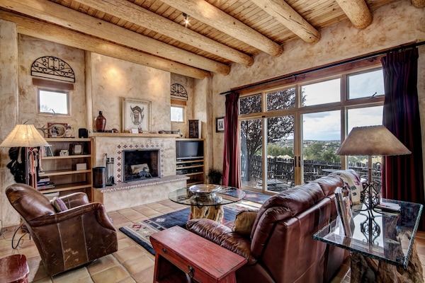 Smart TV, chimenea, reproductor de DVD