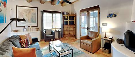 Smart TV, fireplace, DVD player