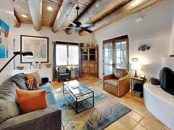 Smart TV, fireplace, DVD player