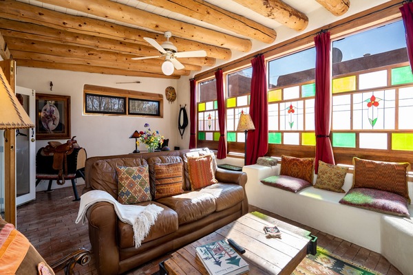 Smart TV, fireplace, DVD player
