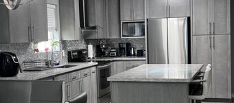 3-bedroom house in North  Laredo with AC, WiFi kitchen equipped 